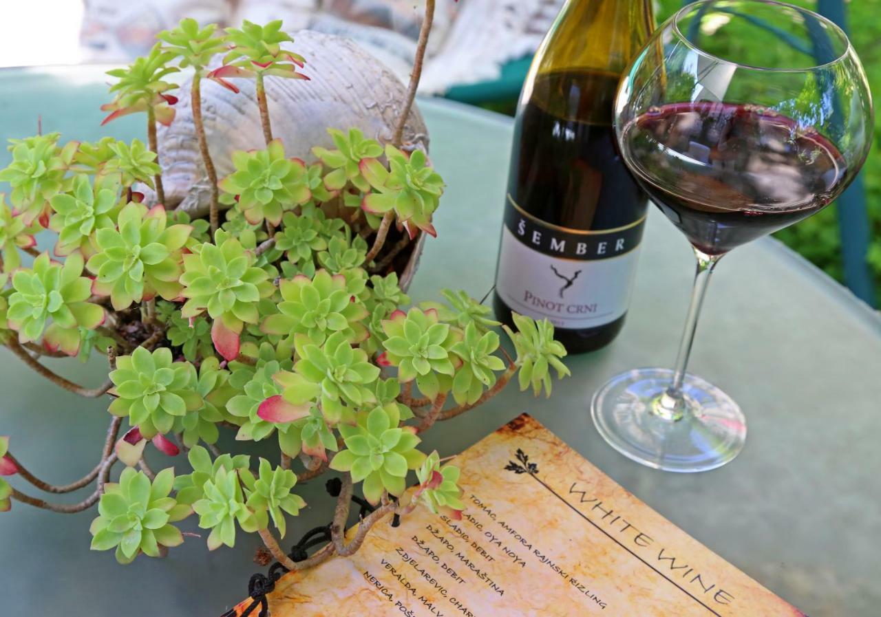 Wine Garden Rooms 스크라딘 외부 사진